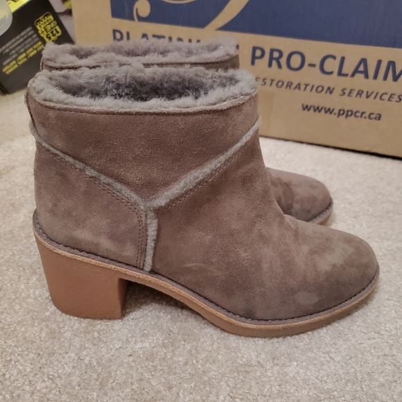 UGG Kasen Heel - Brown - Picture 1 of 5